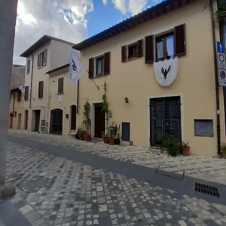 B&B La Casa Di Alice Фолиньо Экстерьер фото