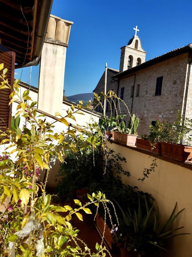 B&B La Casa Di Alice Фолиньо Экстерьер фото