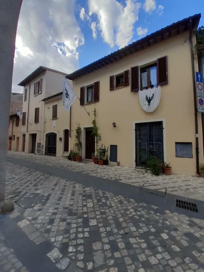 B&B La Casa Di Alice Фолиньо Экстерьер фото